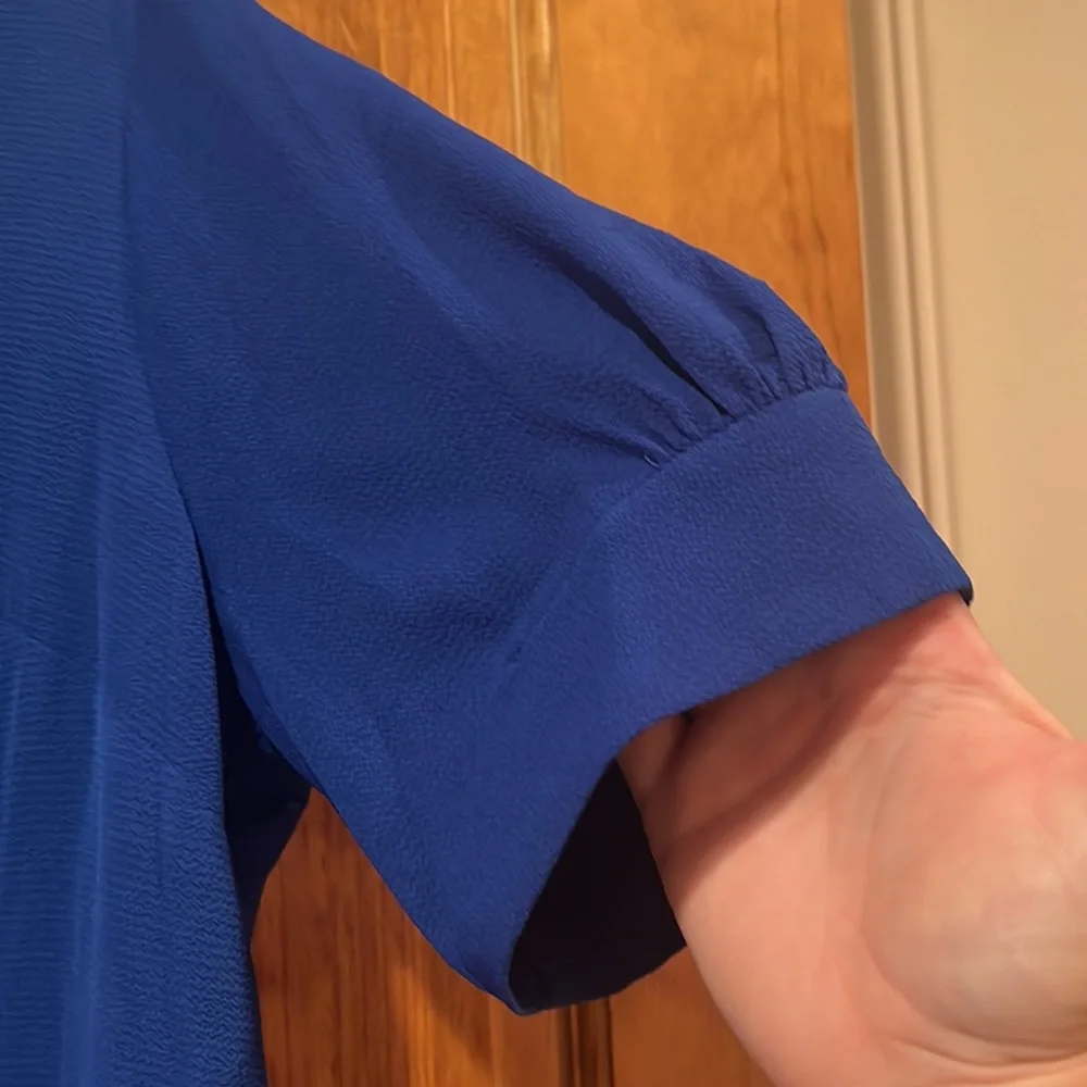 CeCe Blue Boxy Blouse with Short Sleeves - Picture 3 of 5